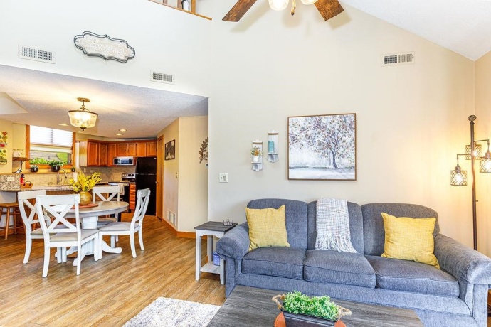 108 Walnut Hill Drive, GALENA, Illinois 61036, 2 Bedrooms Bedrooms, ,2 BathroomsBathrooms,Condominium,For Sale,Walnut Hill Drive,202602651