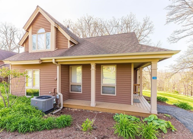108 Walnut Hill Drive, GALENA, Illinois 61036, 2 Bedrooms Bedrooms, ,2 BathroomsBathrooms,Condominium,For Sale,Walnut Hill Drive,202602651