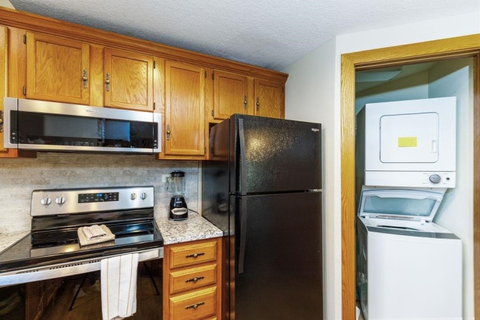 108 Walnut Hill Drive, GALENA, Illinois 61036, 2 Bedrooms Bedrooms, ,2 BathroomsBathrooms,Condominium,For Sale,Walnut Hill Drive,202602651
