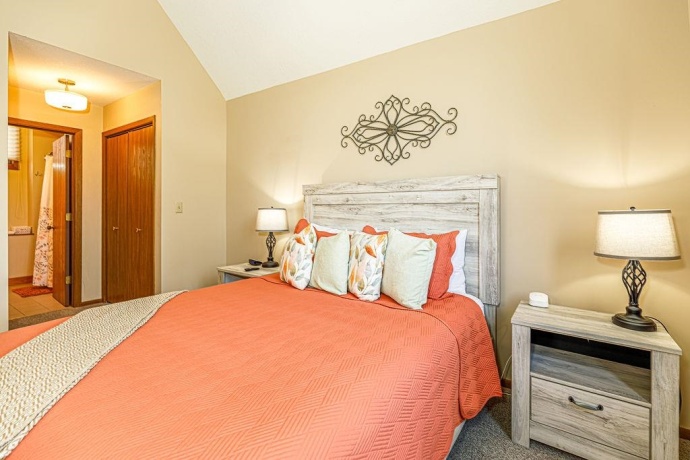 108 Walnut Hill Drive, GALENA, Illinois 61036, 2 Bedrooms Bedrooms, ,2 BathroomsBathrooms,Condominium,For Sale,Walnut Hill Drive,202602651