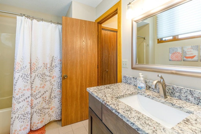 108 Walnut Hill Drive, GALENA, Illinois 61036, 2 Bedrooms Bedrooms, ,2 BathroomsBathrooms,Condominium,For Sale,Walnut Hill Drive,202602651