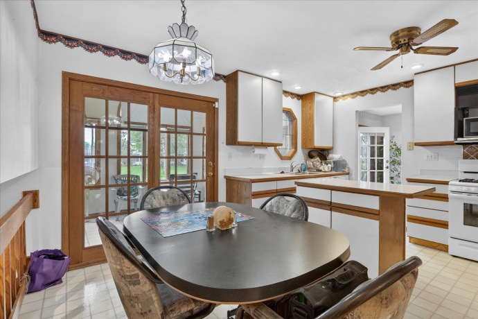 7455 Bermuda, ROCKFORD, Illinois 61109, 4 Bedrooms Bedrooms, ,3 BathroomsBathrooms,House,For Sale,Bermuda,202602657