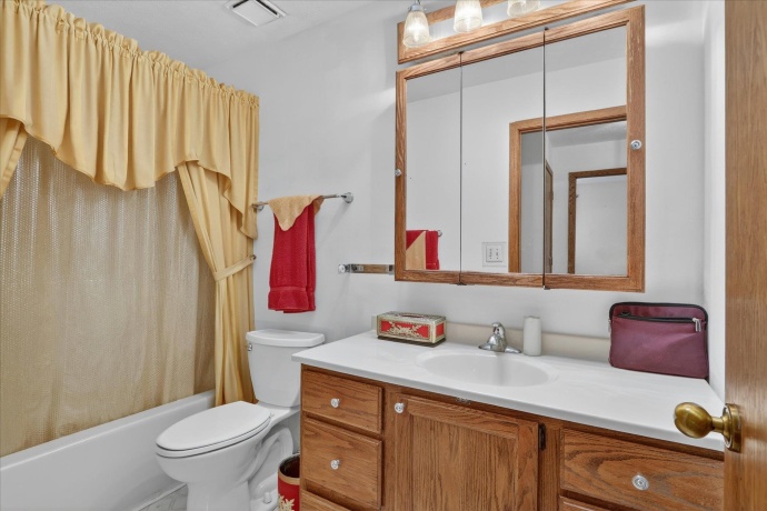 7455 Bermuda, ROCKFORD, Illinois 61109, 4 Bedrooms Bedrooms, ,3 BathroomsBathrooms,House,For Sale,Bermuda,202602657