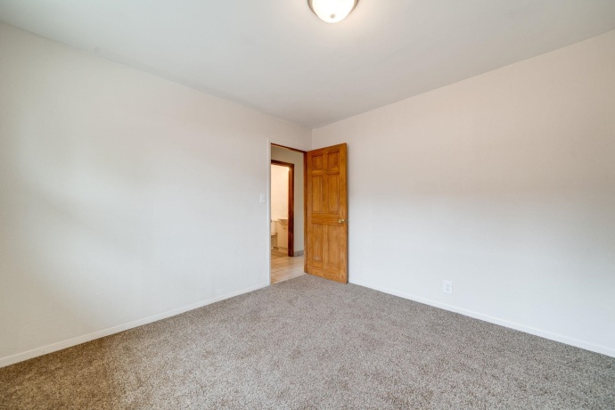 1336 Carbaugh, ROCKFORD, Illinois 61101, ,2 Units,For Sale,Carbaugh,202602665