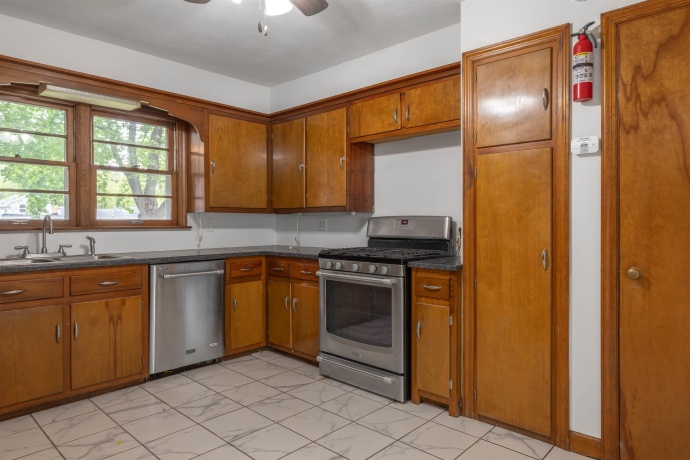 316 Perry, BELVIDERE, Illinois 61008, 3 Bedrooms Bedrooms, ,1 BathroomBathrooms,House,For Sale,Perry,202602667