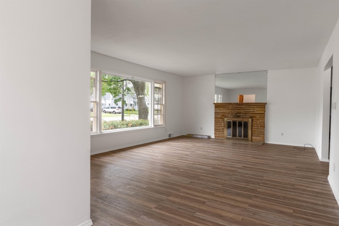 316 Perry, BELVIDERE, Illinois 61008, 3 Bedrooms Bedrooms, ,1 BathroomBathrooms,House,For Sale,Perry,202602667
