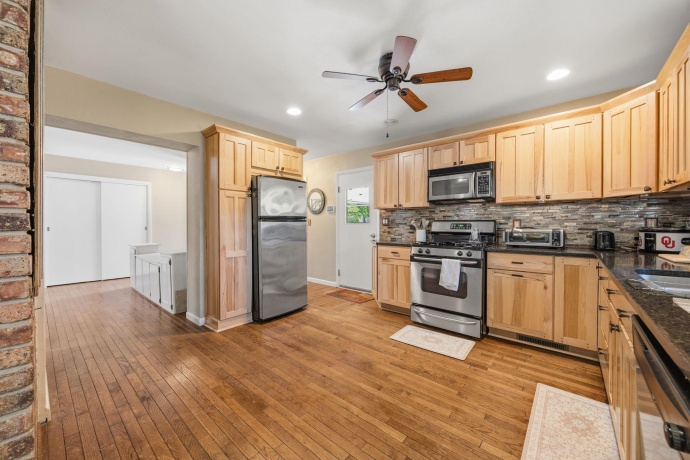 1311 Coolidge, ROCKFORD, Illinois 61107, 3 Bedrooms Bedrooms, ,2 BathroomsBathrooms,House,For Sale,Coolidge,202602674