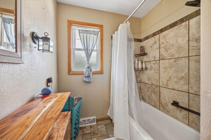 1311 Coolidge, ROCKFORD, Illinois 61107, 3 Bedrooms Bedrooms, ,2 BathroomsBathrooms,House,For Sale,Coolidge,202602674