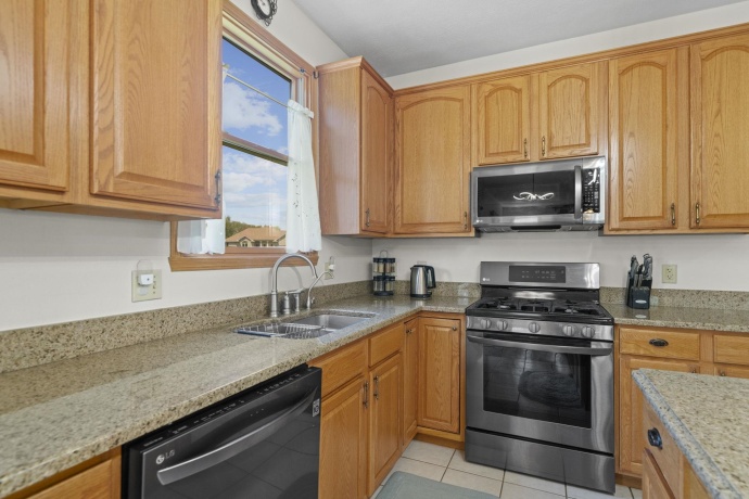 181 Marys, ROCKFORD, Illinois 61107, 4 Bedrooms Bedrooms, ,2 BathroomsBathrooms,House,For Sale,Marys,202602676