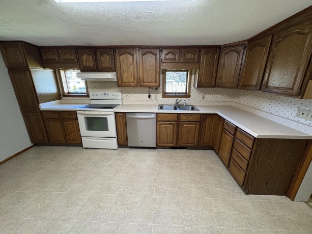 606 Silk, MOUNT CARROLL, Illinois 61053, 3 Bedrooms Bedrooms, ,1 BathroomBathrooms,House,For Sale,Silk,202602686