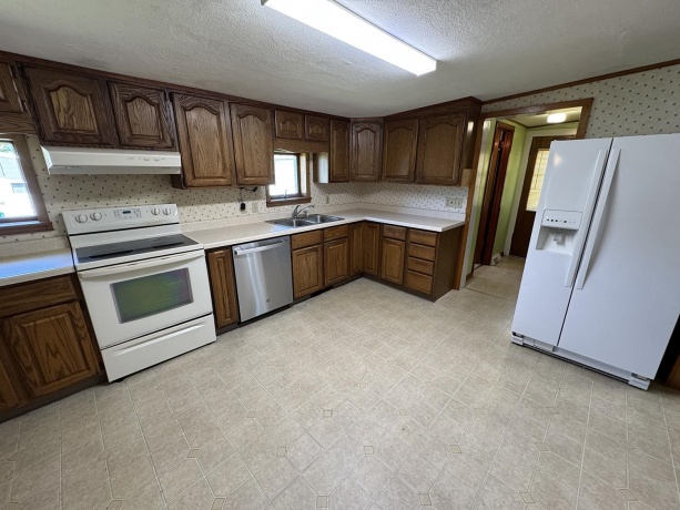 606 Silk, MOUNT CARROLL, Illinois 61053, 3 Bedrooms Bedrooms, ,1 BathroomBathrooms,House,For Sale,Silk,202602686