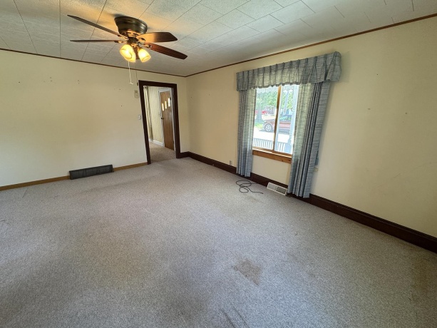 606 Silk, MOUNT CARROLL, Illinois 61053, 3 Bedrooms Bedrooms, ,1 BathroomBathrooms,House,For Sale,Silk,202602686
