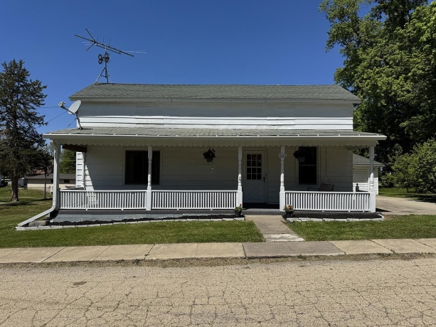 606 Silk, MOUNT CARROLL, Illinois 61053, 3 Bedrooms Bedrooms, ,1 BathroomBathrooms,House,For Sale,Silk,202602686