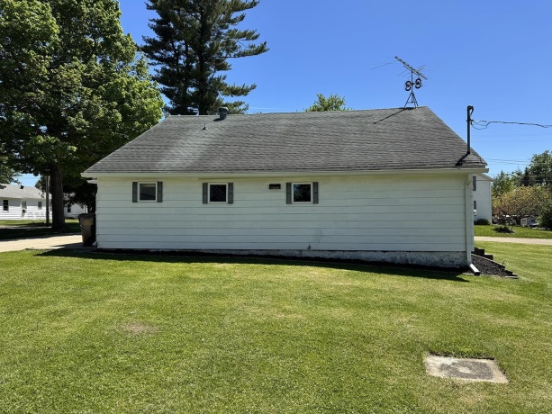 606 Silk, MOUNT CARROLL, Illinois 61053, 3 Bedrooms Bedrooms, ,1 BathroomBathrooms,House,For Sale,Silk,202602686