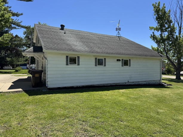 606 Silk, MOUNT CARROLL, Illinois 61053, 3 Bedrooms Bedrooms, ,1 BathroomBathrooms,House,For Sale,Silk,202602686