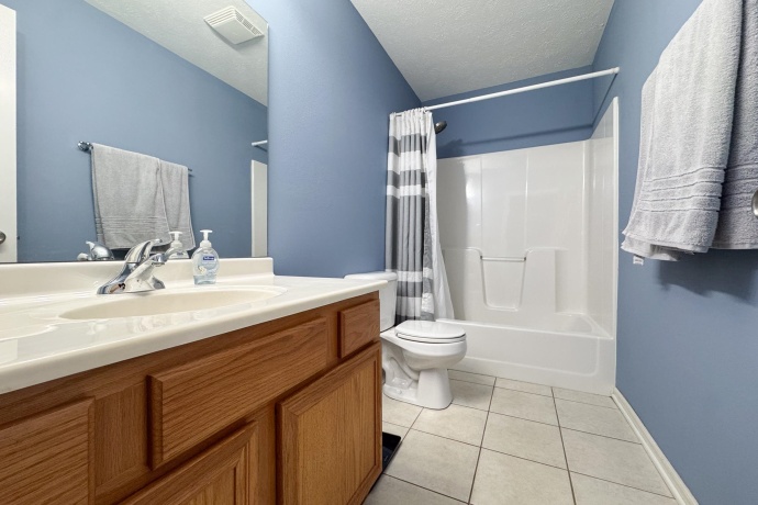 6308 Oak Crest, LOVES PARK, Illinois 61111, 2 Bedrooms Bedrooms, ,2 BathroomsBathrooms,Condominium,For Sale,Oak Crest,202602688
