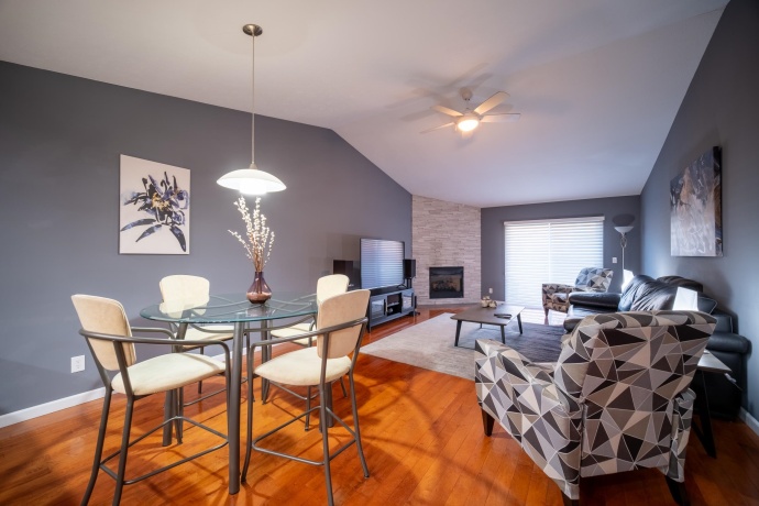 6308 Oak Crest, LOVES PARK, Illinois 61111, 2 Bedrooms Bedrooms, ,2 BathroomsBathrooms,Condominium,For Sale,Oak Crest,202602688