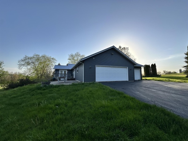 493 Jenny, ELIZABETH, Illinois 61028, 5 Bedrooms Bedrooms, ,2 BathroomsBathrooms,House,For Sale,Jenny,202602690