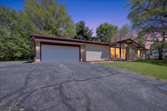 3429 City View, ROCKFORD, Illinois 61101, 3 Bedrooms Bedrooms, ,2 BathroomsBathrooms,House,For Sale,City View,202602696