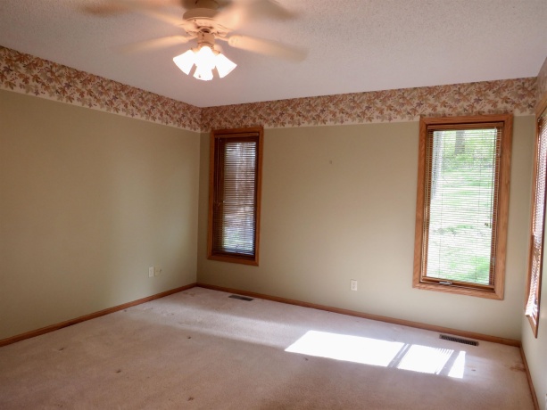 13 Heatherdowns, GALENA, Illinois 61036, 3 Bedrooms Bedrooms, ,2 BathroomsBathrooms,House,For Sale,Heatherdowns,202602699
