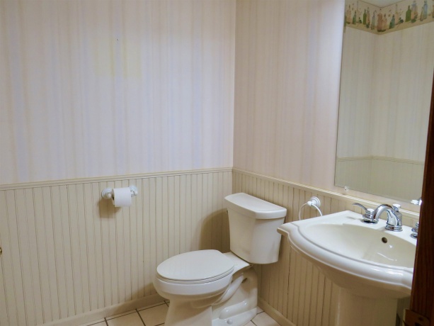 13 Heatherdowns, GALENA, Illinois 61036, 3 Bedrooms Bedrooms, ,2 BathroomsBathrooms,House,For Sale,Heatherdowns,202602699