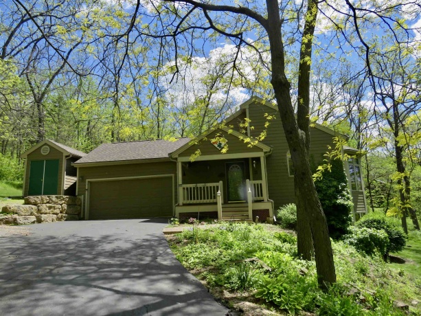 13 Heatherdowns, GALENA, Illinois 61036, 3 Bedrooms Bedrooms, ,2 BathroomsBathrooms,House,For Sale,Heatherdowns,202602699