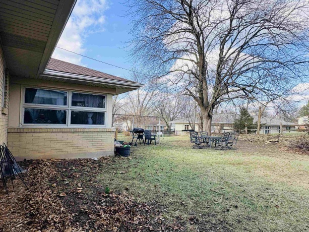 908 Woodland, ROCKFORD, Illinois 61108, 3 Bedrooms Bedrooms, ,1 BathroomBathrooms,House,For Sale,Woodland,202602701
