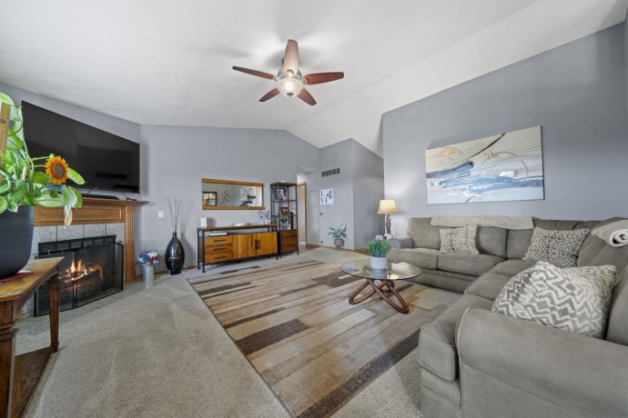 5380 Torque, LOVES PARK, Illinois 61111, 3 Bedrooms Bedrooms, ,3 BathroomsBathrooms,House,For Sale,Torque,202602704