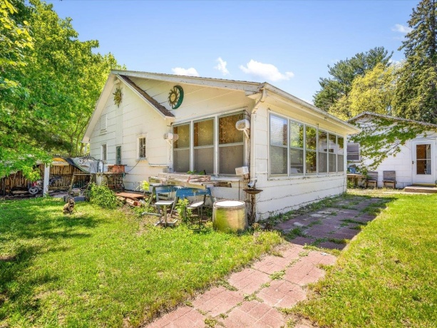 205 Jones, OREGON, Illinois 61061, 1 Bedroom Bedrooms, ,1 BathroomBathrooms,House,For Sale,Jones,202602711