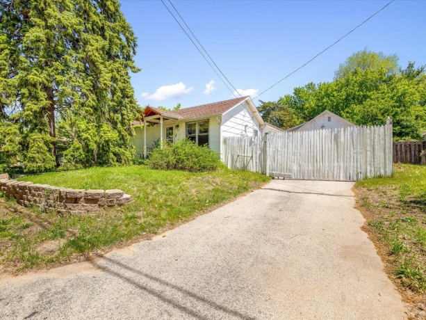 205 Jones, OREGON, Illinois 61061, 1 Bedroom Bedrooms, ,1 BathroomBathrooms,House,For Sale,Jones,202602711