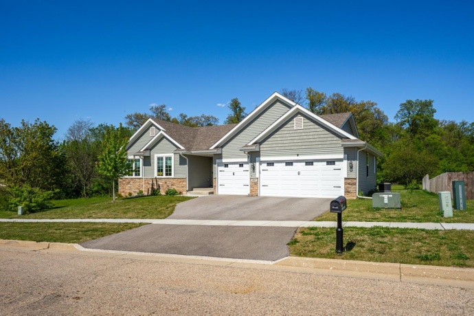 407 Sambor, BELVIDERE, Illinois 61008, 3 Bedrooms Bedrooms, ,2 BathroomsBathrooms,House,For Sale,Sambor,202602712