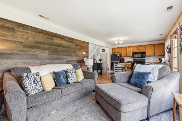 19 Settler, GALENA, Illinois 61036, 2 Bedrooms Bedrooms, ,2 BathroomsBathrooms,Condominium,For Sale,Settler,202602714