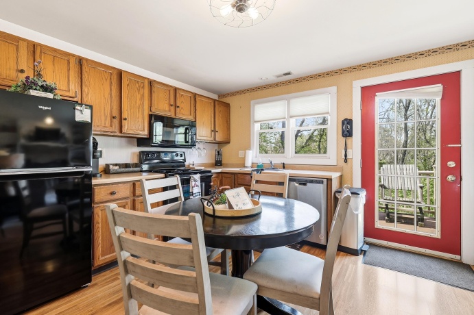 19 Settler, GALENA, Illinois 61036, 2 Bedrooms Bedrooms, ,2 BathroomsBathrooms,Condominium,For Sale,Settler,202602714