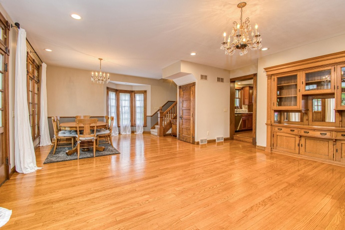 380 Greenwood, EAST DUBUQUE, Illinois 61025, 4 Bedrooms Bedrooms, ,2 BathroomsBathrooms,House,For Sale,Greenwood,202602719