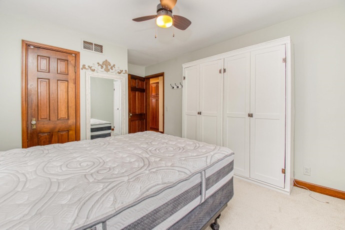 380 Greenwood, EAST DUBUQUE, Illinois 61025, 4 Bedrooms Bedrooms, ,2 BathroomsBathrooms,House,For Sale,Greenwood,202602719