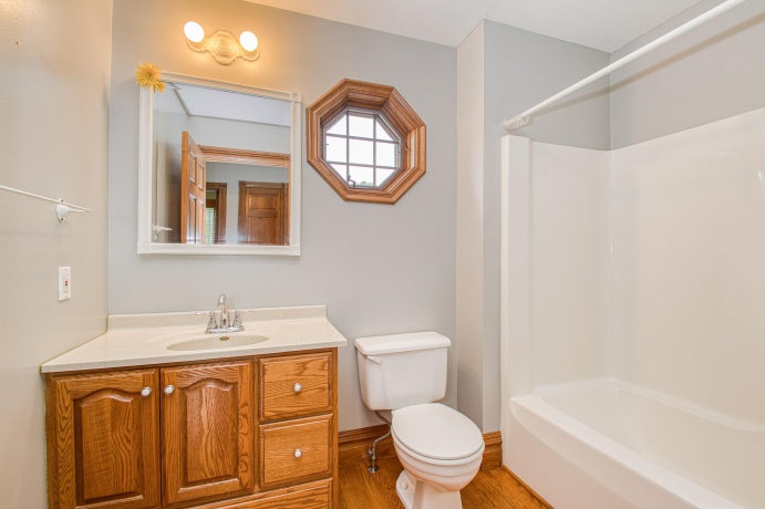 380 Greenwood, EAST DUBUQUE, Illinois 61025, 4 Bedrooms Bedrooms, ,2 BathroomsBathrooms,House,For Sale,Greenwood,202602719