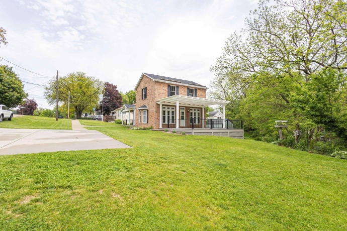 380 Greenwood, EAST DUBUQUE, Illinois 61025, 4 Bedrooms Bedrooms, ,2 BathroomsBathrooms,House,For Sale,Greenwood,202602719