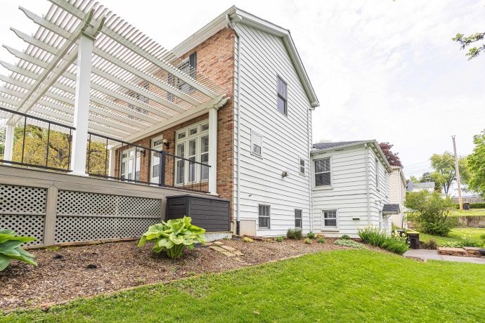 380 Greenwood, EAST DUBUQUE, Illinois 61025, 4 Bedrooms Bedrooms, ,2 BathroomsBathrooms,House,For Sale,Greenwood,202602719