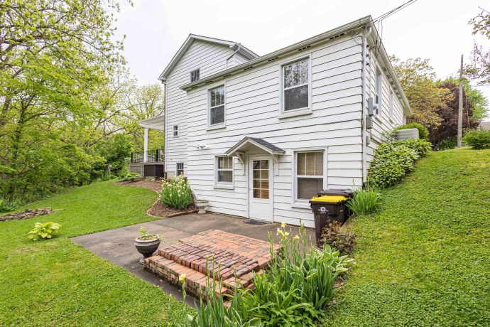 380 Greenwood, EAST DUBUQUE, Illinois 61025, 4 Bedrooms Bedrooms, ,2 BathroomsBathrooms,House,For Sale,Greenwood,202602719