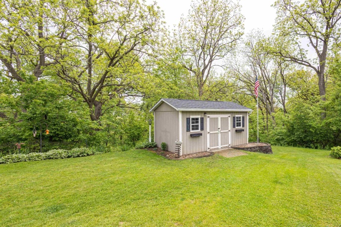 380 Greenwood, EAST DUBUQUE, Illinois 61025, 4 Bedrooms Bedrooms, ,2 BathroomsBathrooms,House,For Sale,Greenwood,202602719