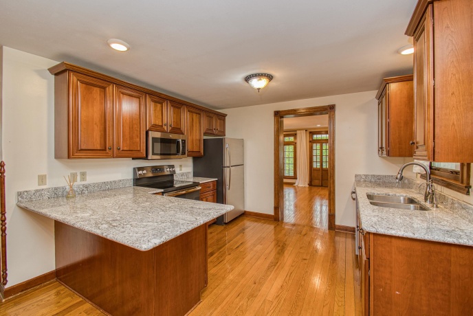 380 Greenwood, EAST DUBUQUE, Illinois 61025, 4 Bedrooms Bedrooms, ,2 BathroomsBathrooms,House,For Sale,Greenwood,202602719