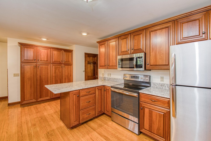 380 Greenwood, EAST DUBUQUE, Illinois 61025, 4 Bedrooms Bedrooms, ,2 BathroomsBathrooms,House,For Sale,Greenwood,202602719
