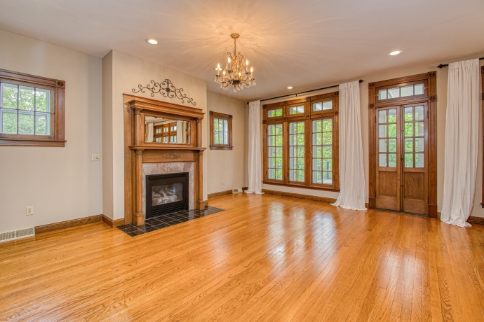 380 Greenwood, EAST DUBUQUE, Illinois 61025, 4 Bedrooms Bedrooms, ,2 BathroomsBathrooms,House,For Sale,Greenwood,202602719