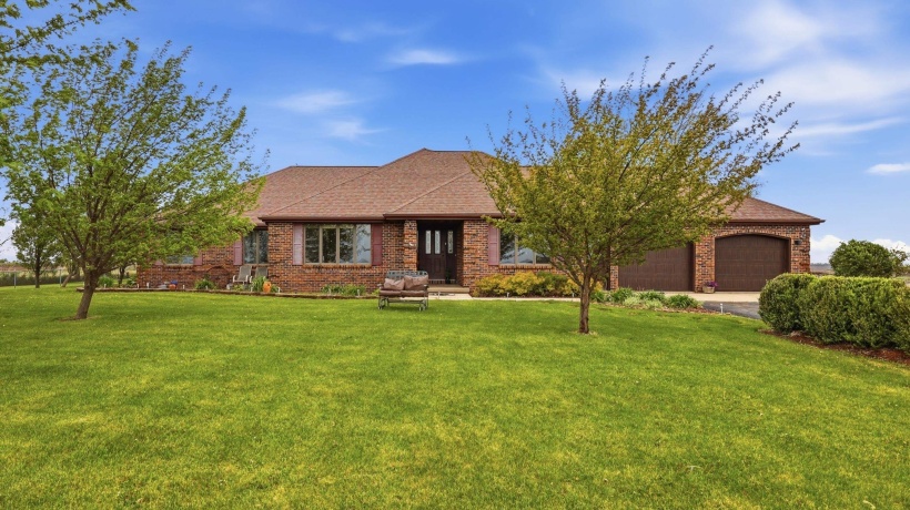 9096 Stagecoach, WARREN, Illinois 61087, 4 Bedrooms Bedrooms, ,2 BathroomsBathrooms,House,For Sale,Stagecoach,202602721