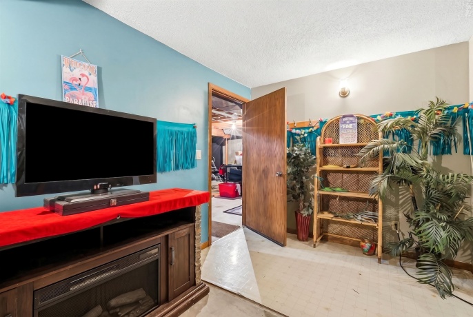9096 Stagecoach, WARREN, Illinois 61087, 4 Bedrooms Bedrooms, ,2 BathroomsBathrooms,House,For Sale,Stagecoach,202602721