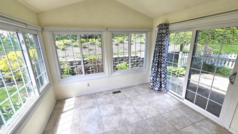222 Lily, ROCKFORD, Illinois 61107, 2 Bedrooms Bedrooms, ,2 BathroomsBathrooms,Condominium,For Sale,Lily,202602723