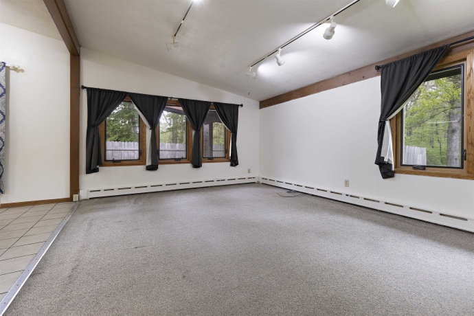 4657 Black Oak, ROCKFORD, Illinois 61101, 5 Bedrooms Bedrooms, ,2 BathroomsBathrooms,House,For Sale,Black Oak,202602733