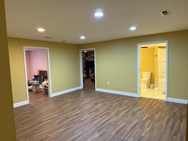 649 Roxbury, ROCKFORD, Illinois 61107, 5 Bedrooms Bedrooms, ,3 BathroomsBathrooms,House,For Sale,Roxbury,202507615