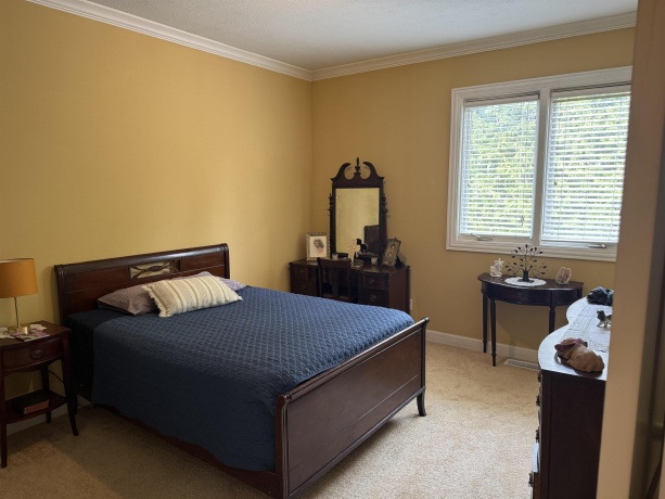 649 Roxbury, ROCKFORD, Illinois 61107, 5 Bedrooms Bedrooms, ,3 BathroomsBathrooms,House,For Sale,Roxbury,202507615