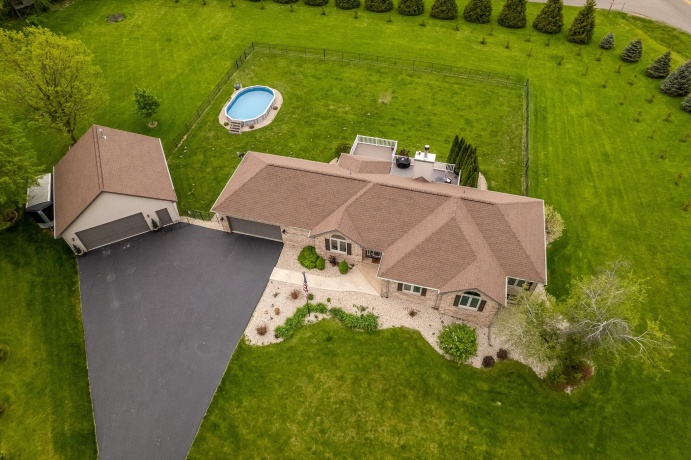 32 Shadow Ridge, ROCKFORD, Illinois 61107, 3 Bedrooms Bedrooms, ,2 BathroomsBathrooms,House,For Sale,Shadow Ridge,202602744
